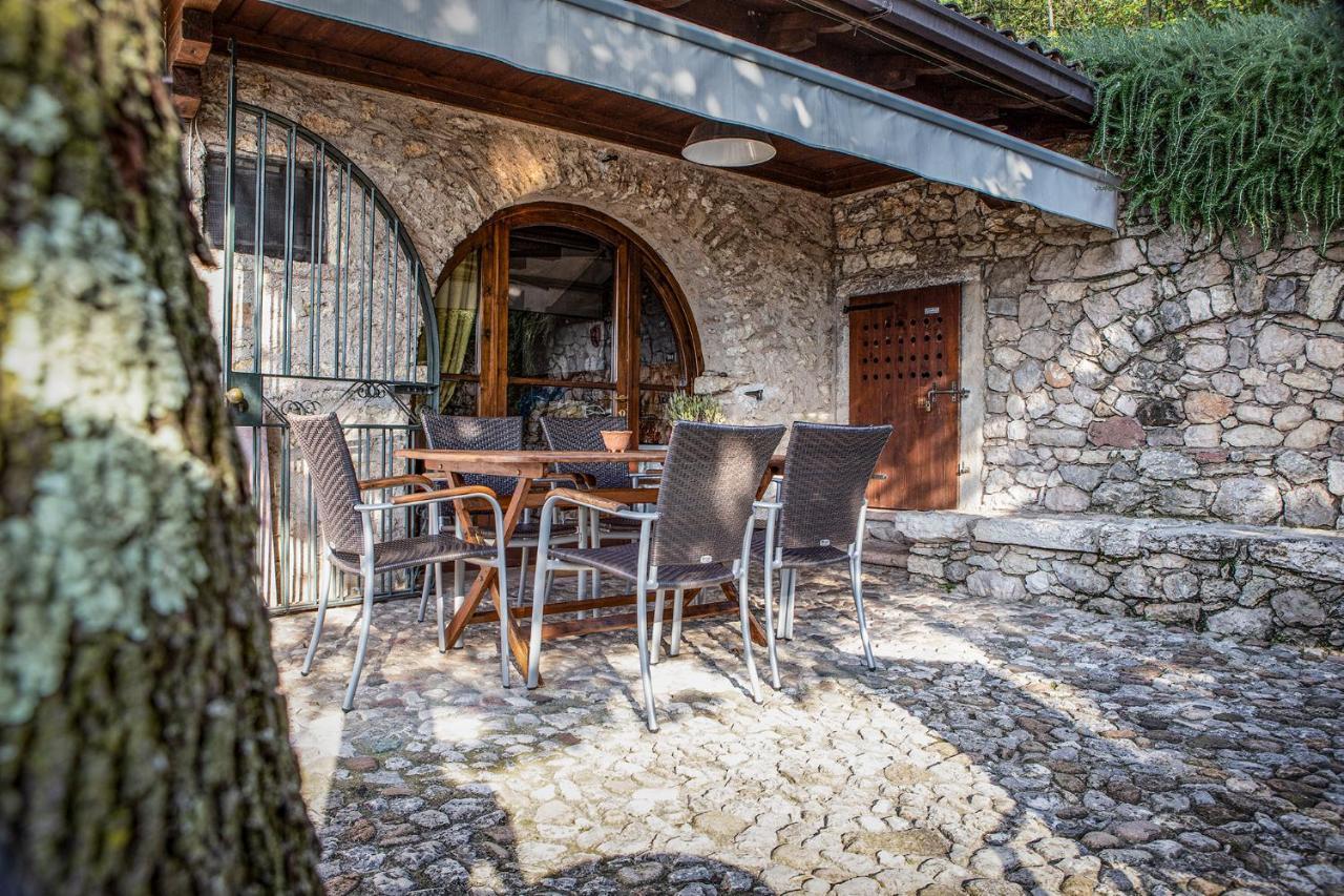 Giacomazzi House Bri Lägenhet Malcesine Exteriör bild